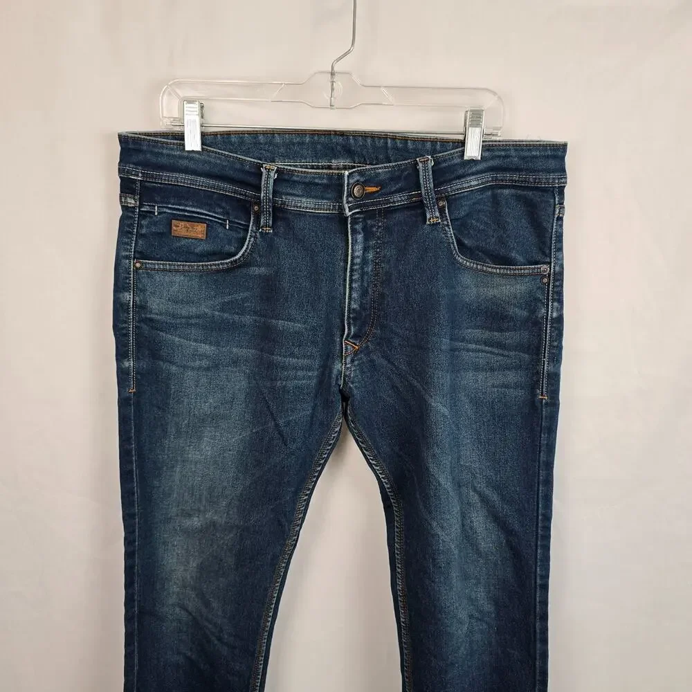 JinJer Jean Co. Madness Special Operations 36 x 27 Corps No. 6 Blue Medium Wash